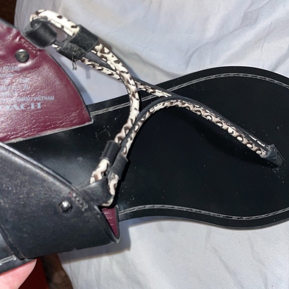 Coach Clarkson Leather Black White Snakeskin Print Thong Sandals size 9B - Picture 16 of 16